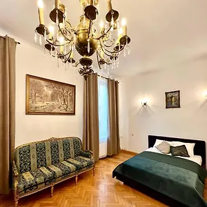https://muzeum-apart-centrum-warsaw.warsawhotelspoland.com